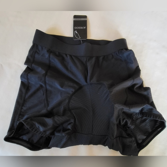 Padded mesh shorts for biking or spinning. - Picture 2 of 9
